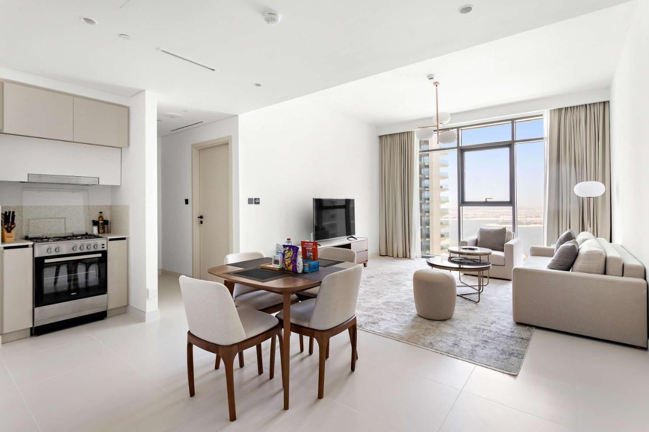 Silkhaus Vacation Homes Mid Floor Marina Vista with Private Beach - 3