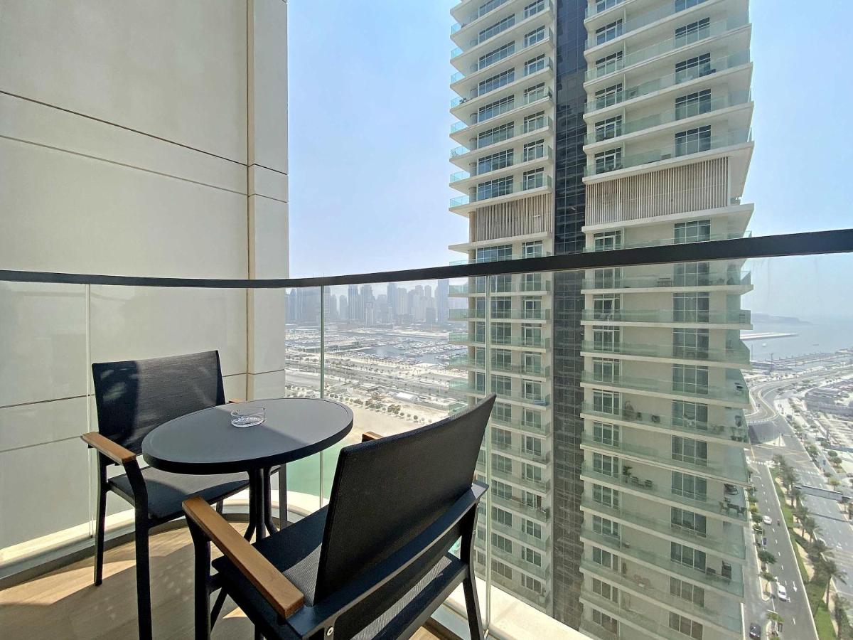 Silkhaus Vacation Homes Mid Floor Marina Vista with Private Beach - 2