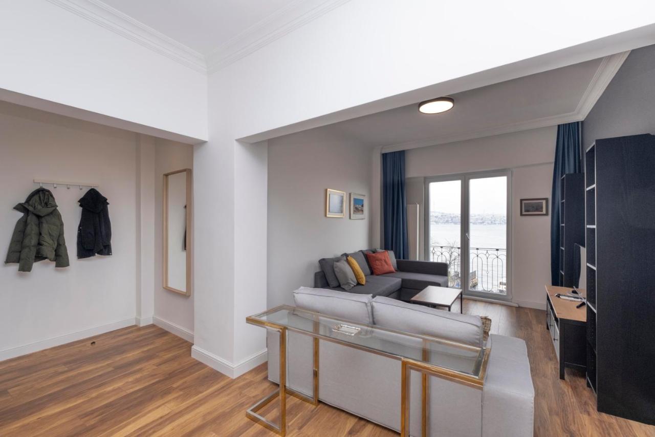 Trendy Waterfront Apt with a Striking View - 2