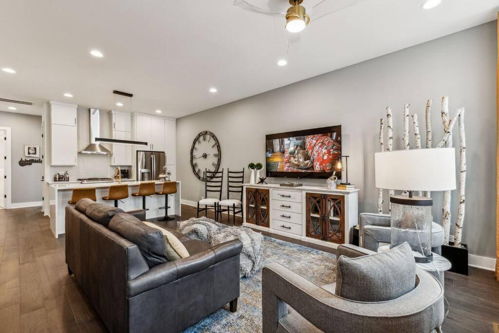 Music CityView-BRAND NEW! - 4