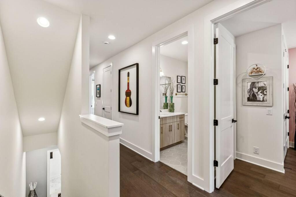 Music CityView-BRAND NEW! - 3