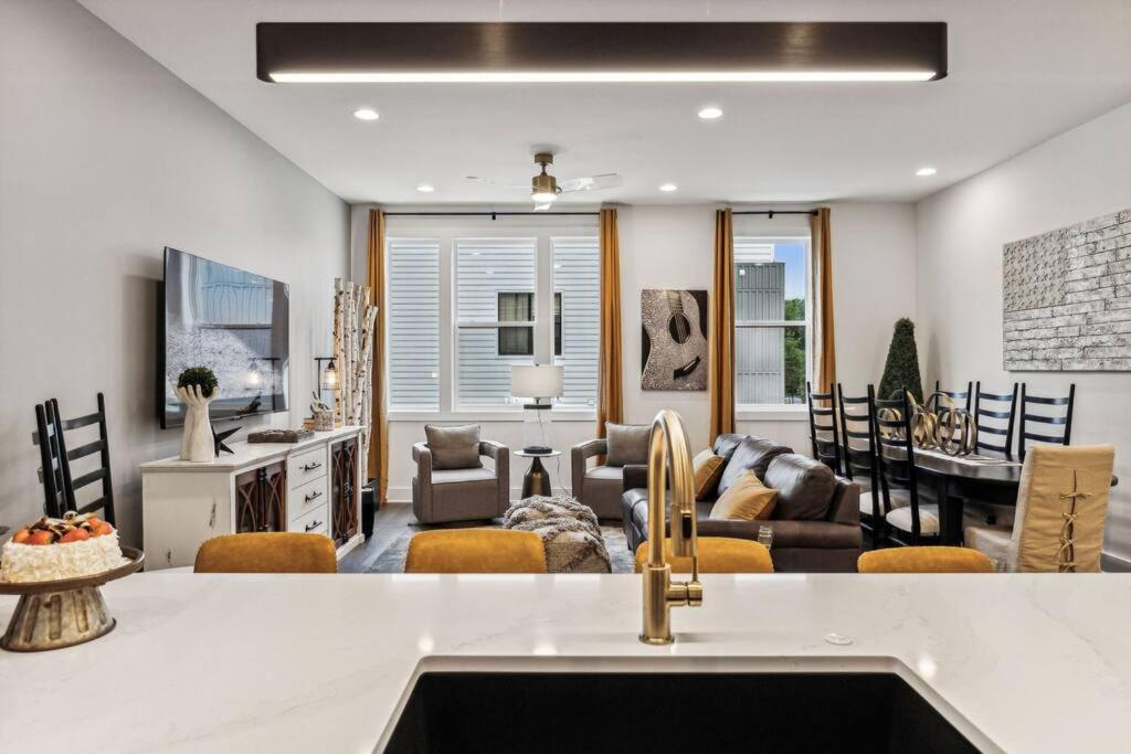 Music CityView-BRAND NEW! - 5