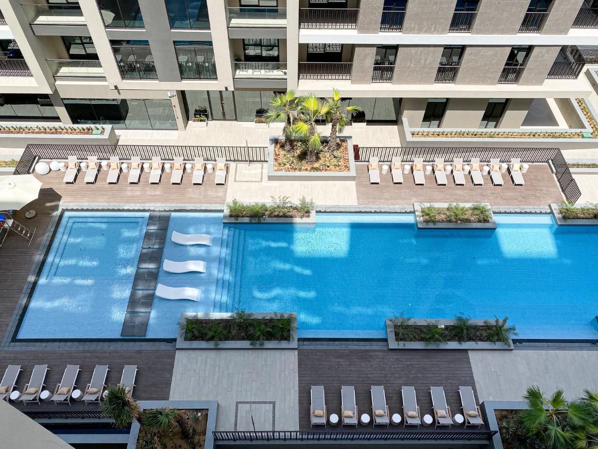 Wilton Terrace Charm- Stylish 1-Bedroom in MBR City With a Pool View - 4