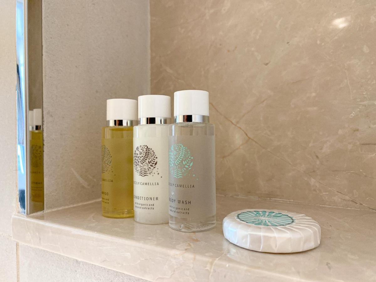 Wilton Terrace Charm- Stylish 1-Bedroom in MBR City With a Pool View - 3