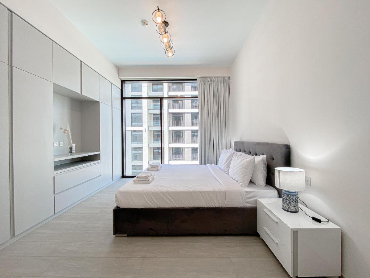 Wilton Terrace Charm- Stylish 1-Bedroom in MBR City With a Pool View - 2