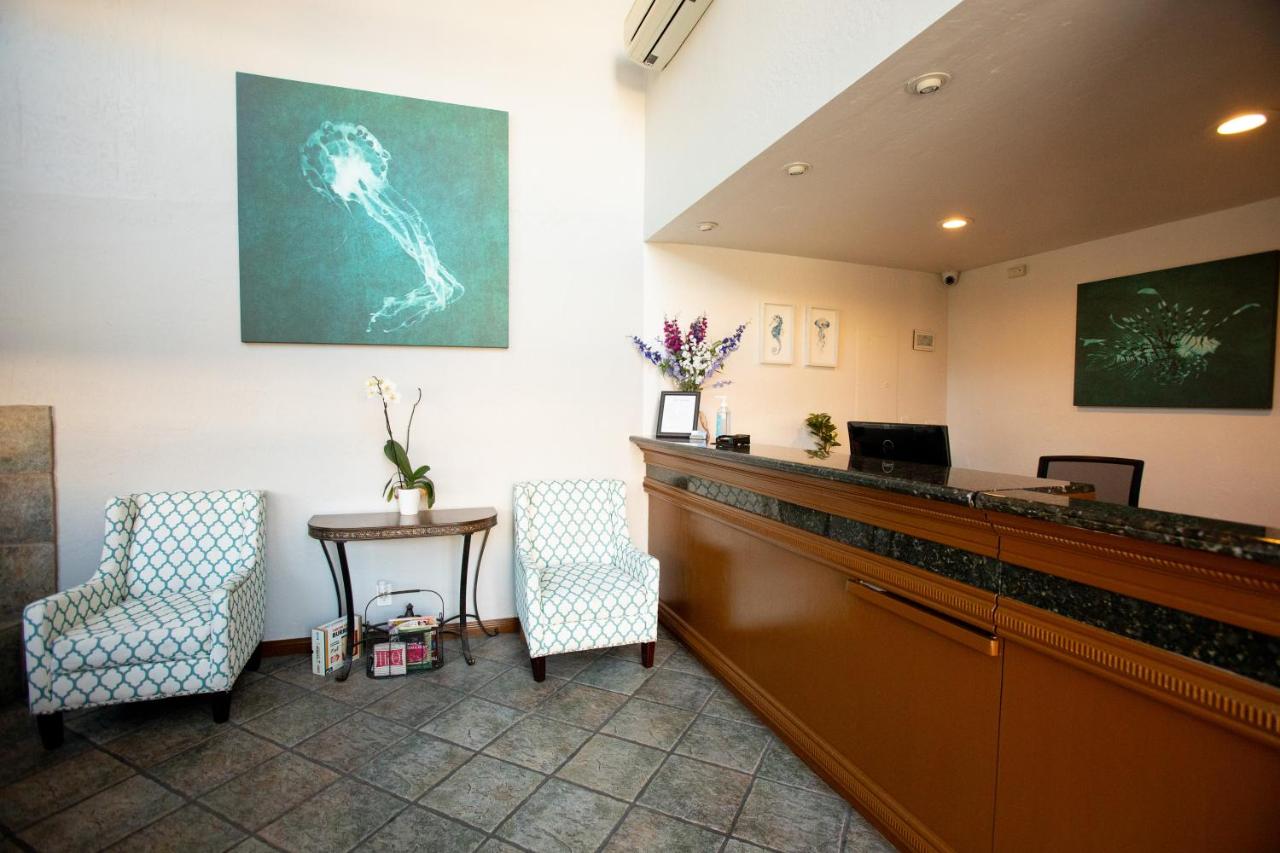 Munras Inn — photo 9