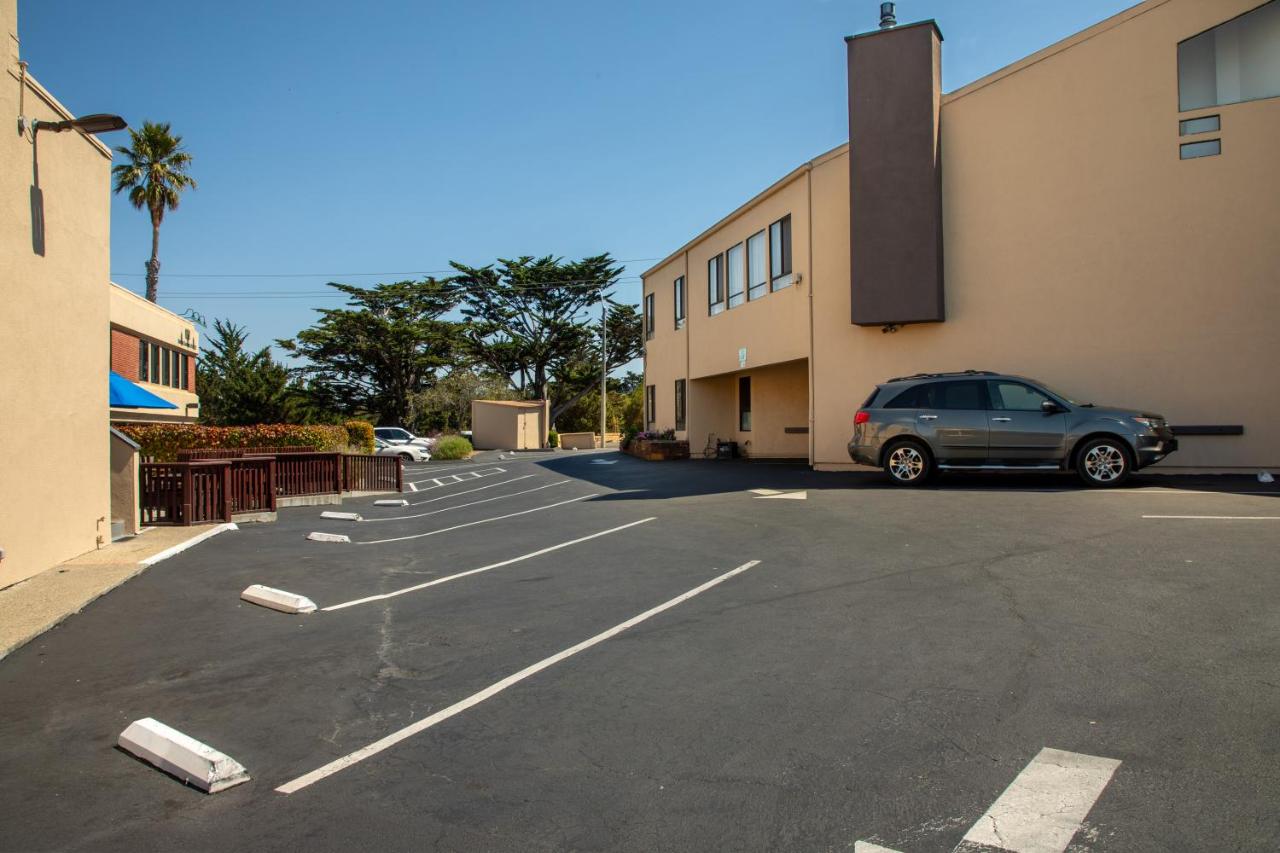 Munras Inn — photo 12