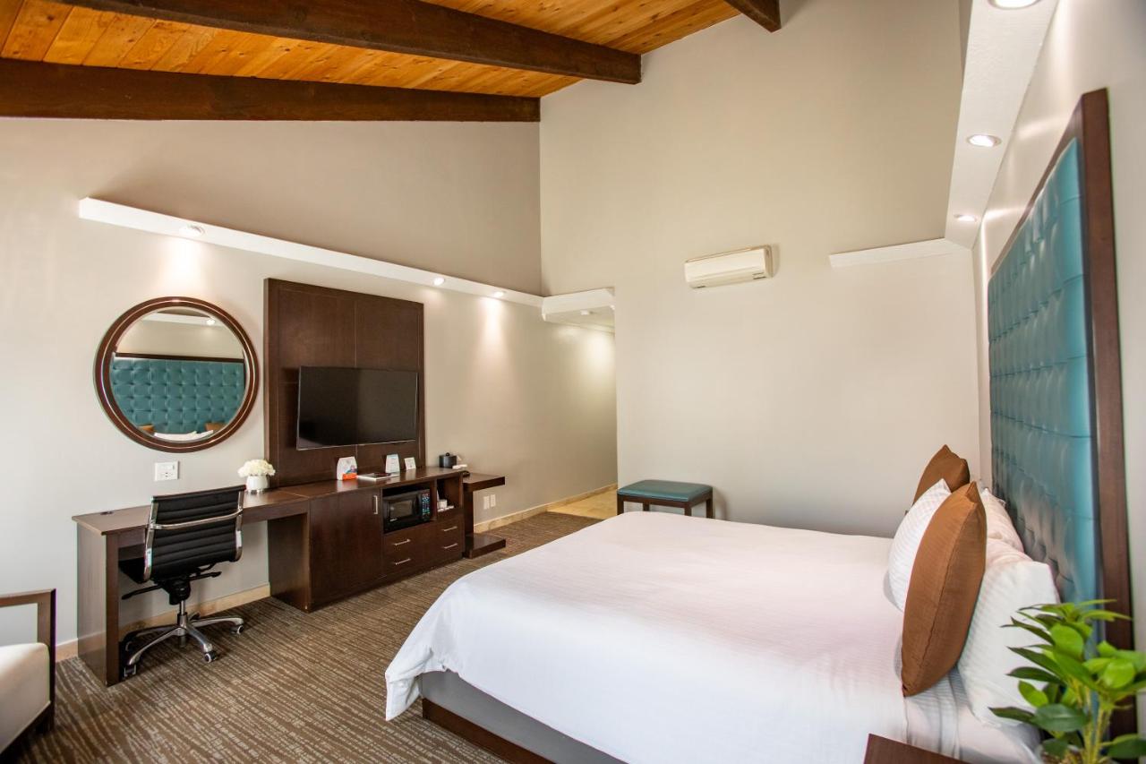 Munras Inn — photo 22