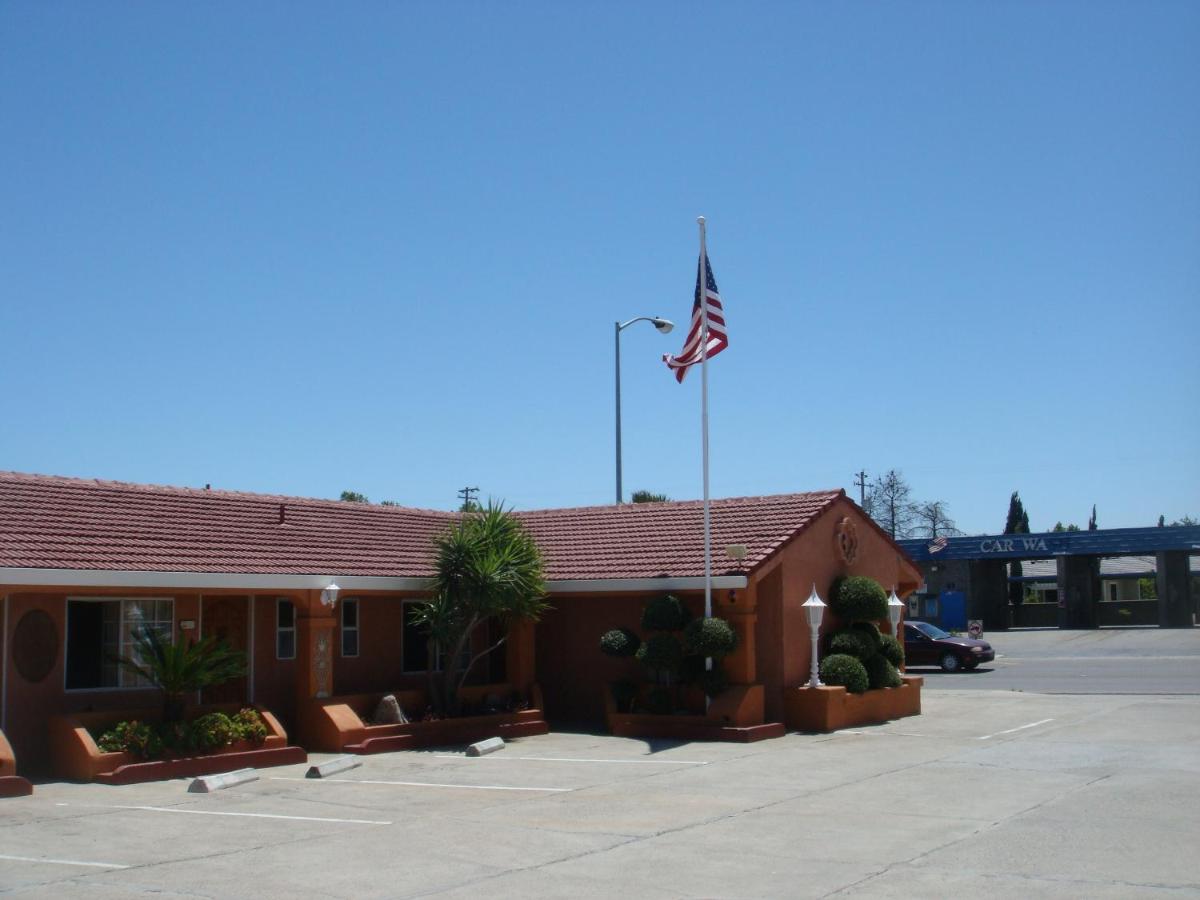 Economy Inn — photo 10
