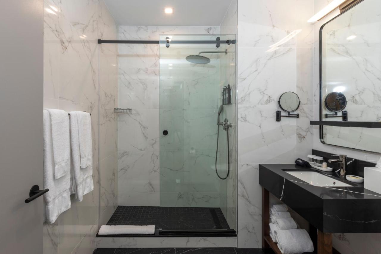 Broadway Plaza Hotel - 3