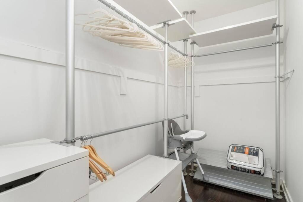 Downtown LA with the breathtaking view 2 bedrooms and parking space - 3