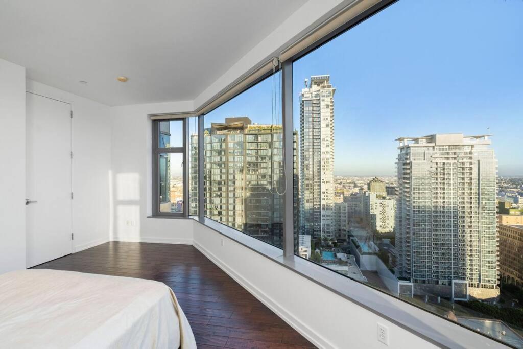 Downtown LA with the breathtaking view 2 bedrooms and parking space - 2