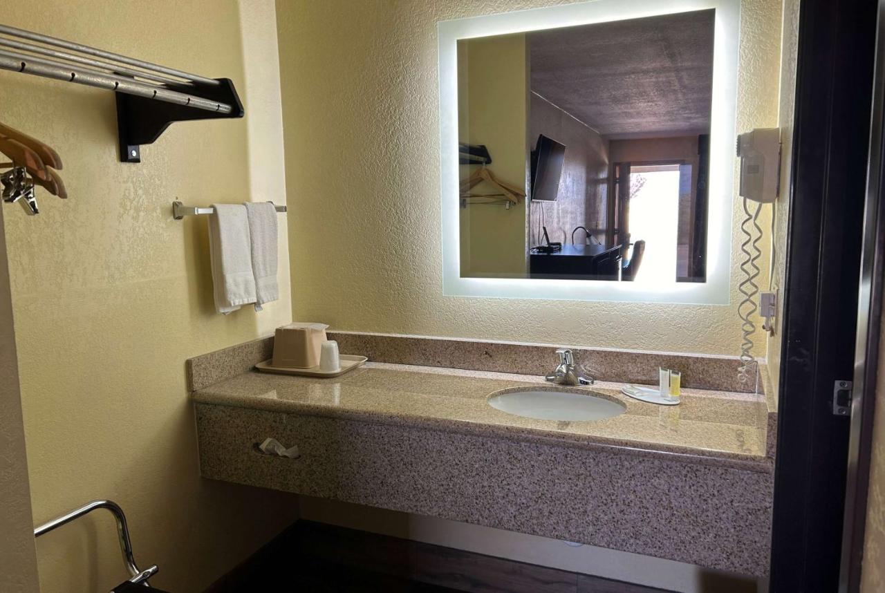 Holbrook Inn — photo 21