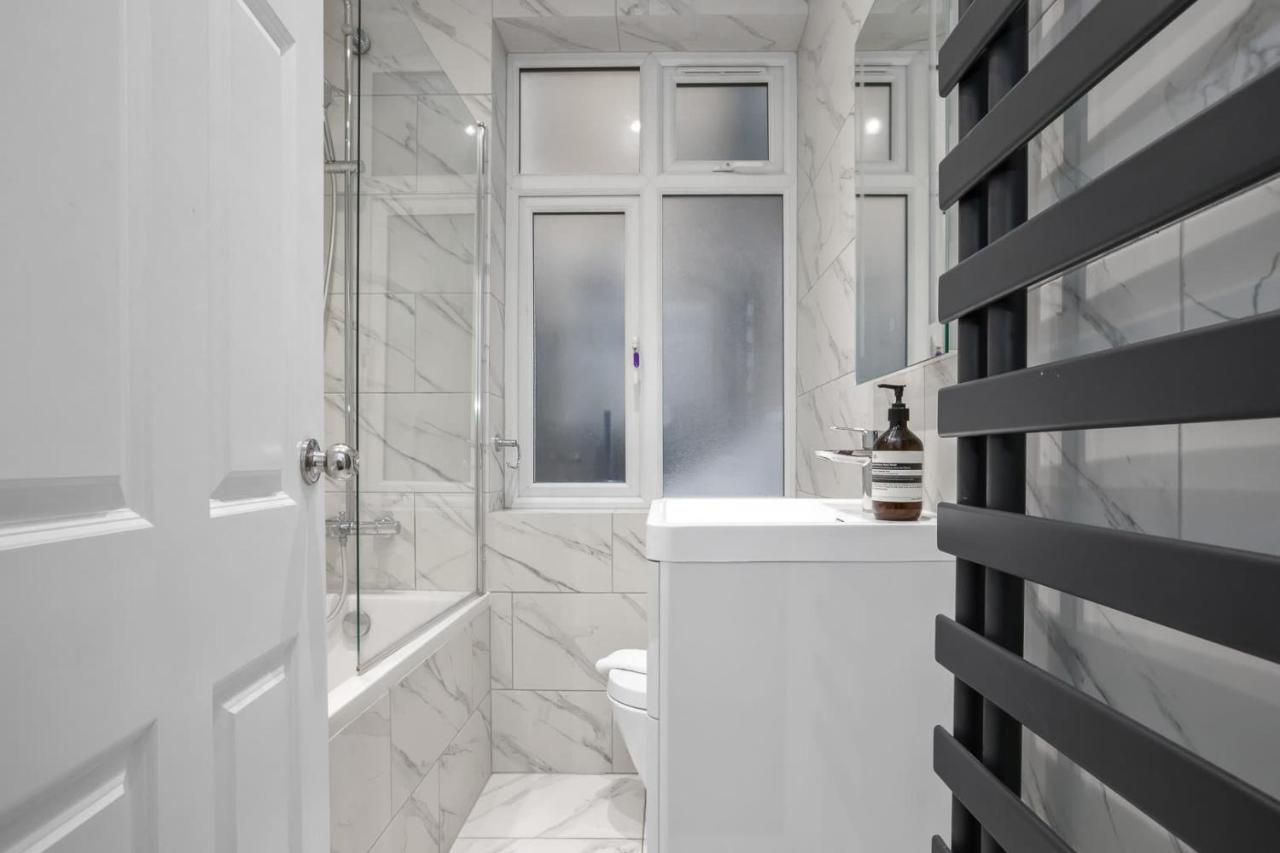 Two Modern 2 Bed Apartments in Central Camden - 3