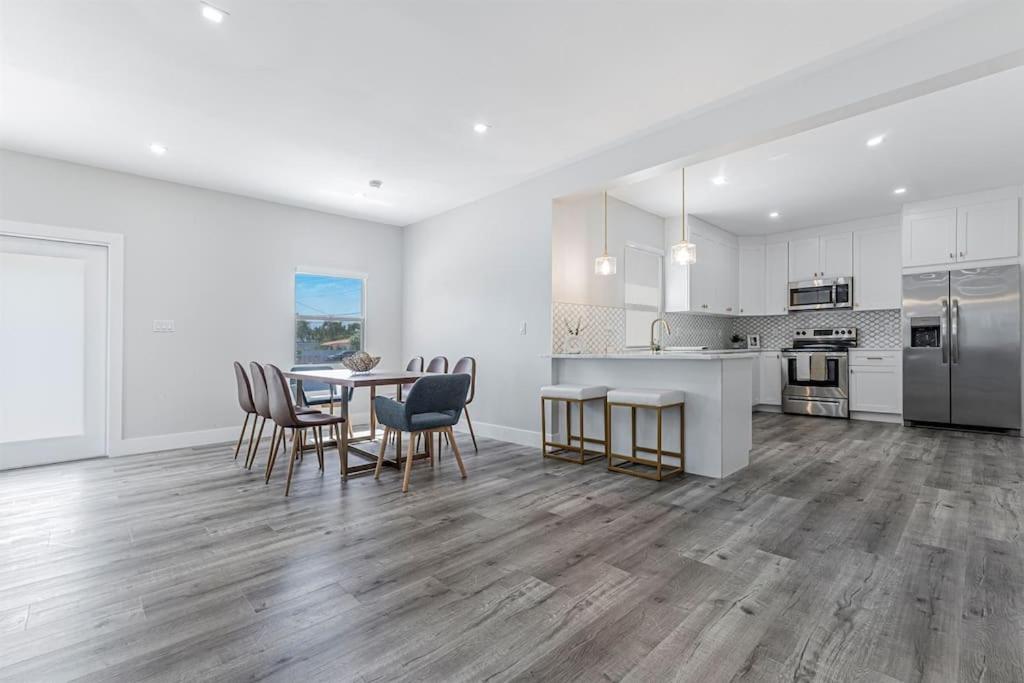 Modern Miami Unit 1 - Close to South Beach & Airport - 4