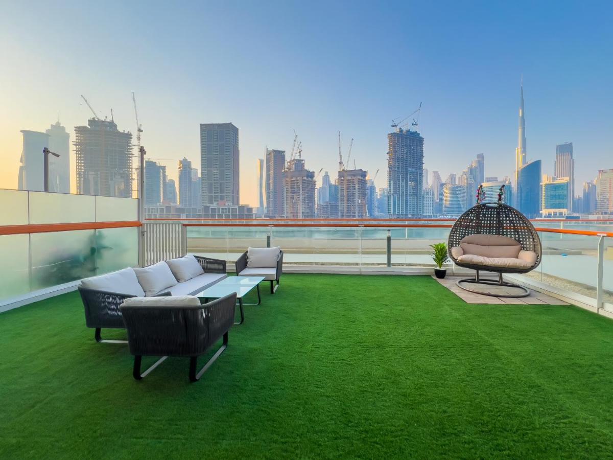 Millennium Binghatti Residence 2BR Burj Khalifa and Lake - 2