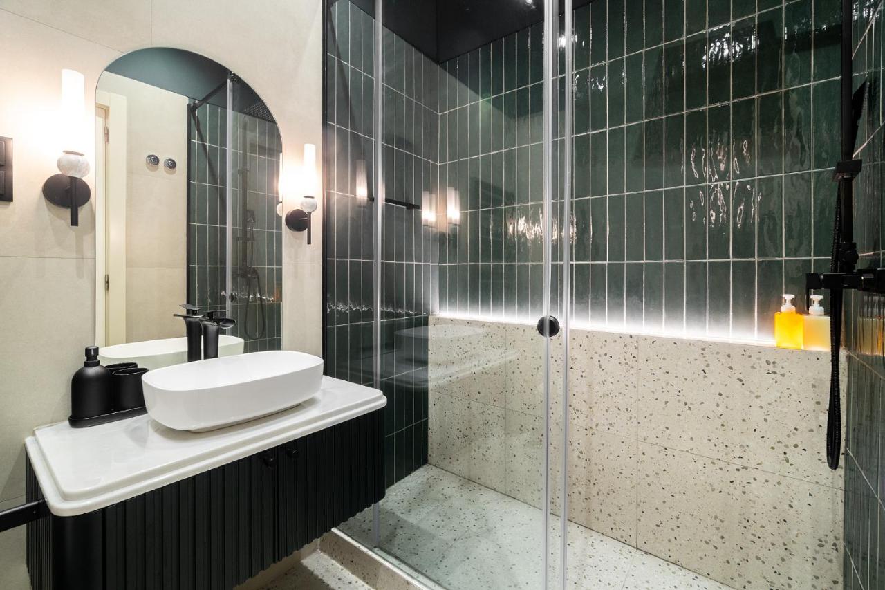 WHome Modern Retreat in Vibrant Bairro Alto - 2