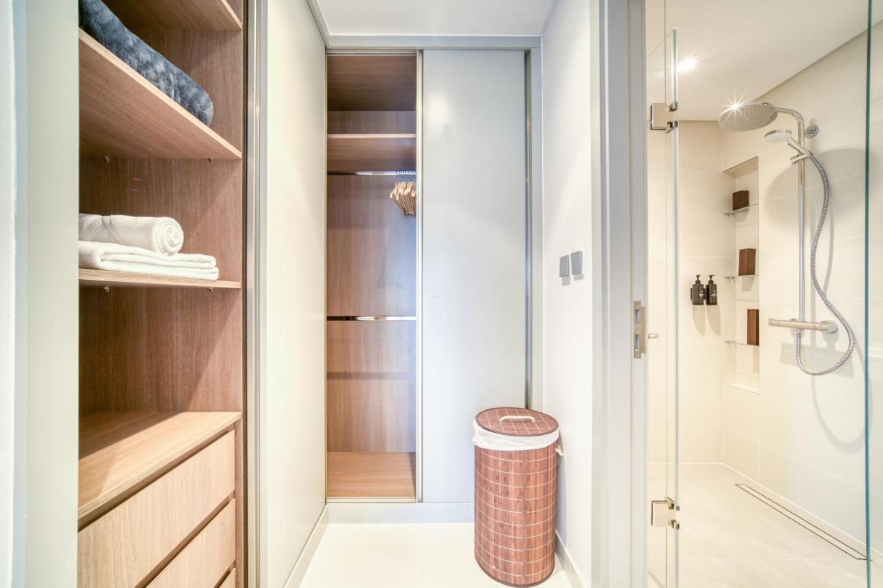 Chic 2BR with Iconic Dubai Eye and Palm Views - 3