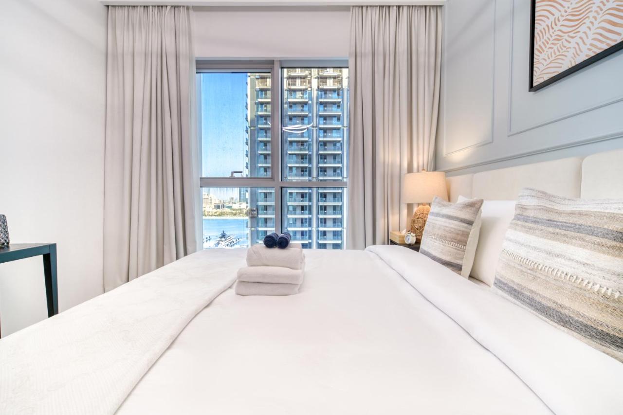 Chic 2BR with Iconic Dubai Eye and Palm Views - 2