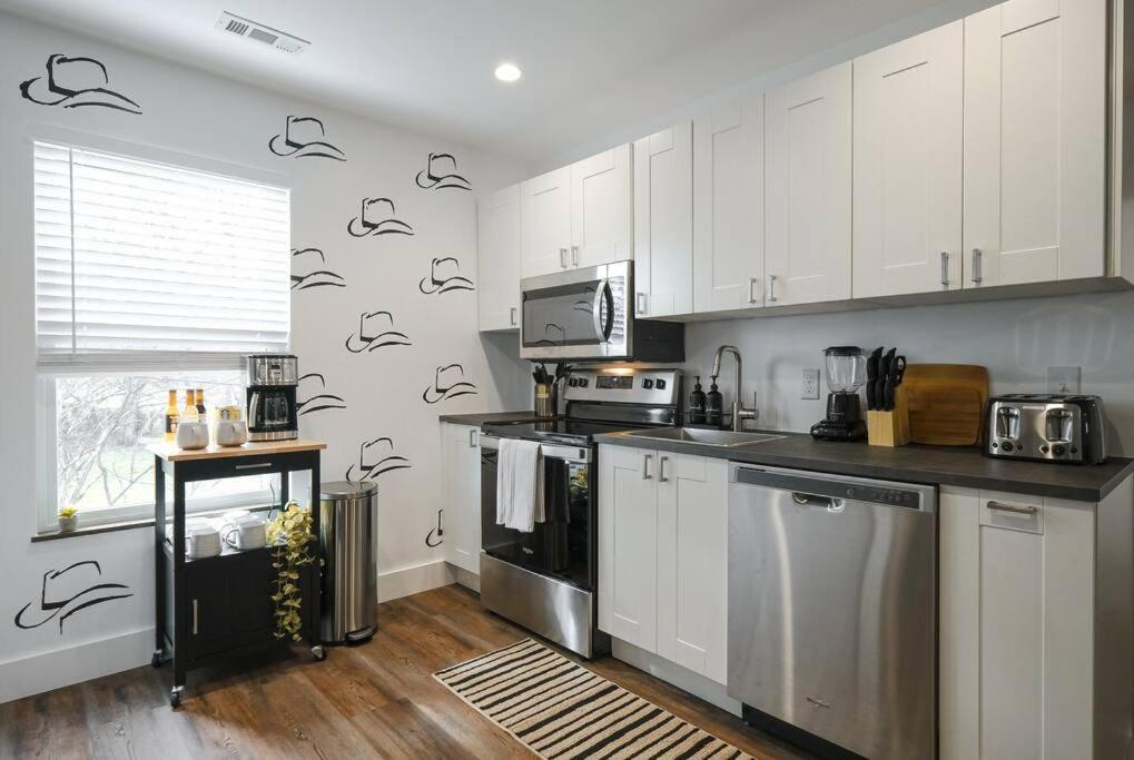 Location Matters - Parking - Entertainment - 3