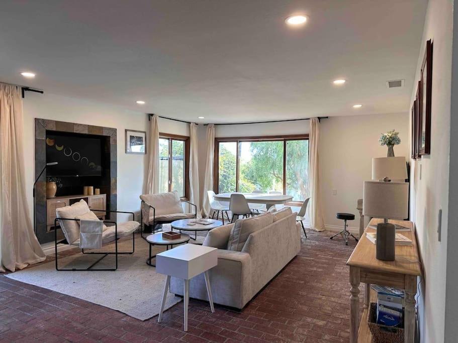 Malibu Ocean Villa with King Bed, Hot Tub, Beach, BBQ - 5