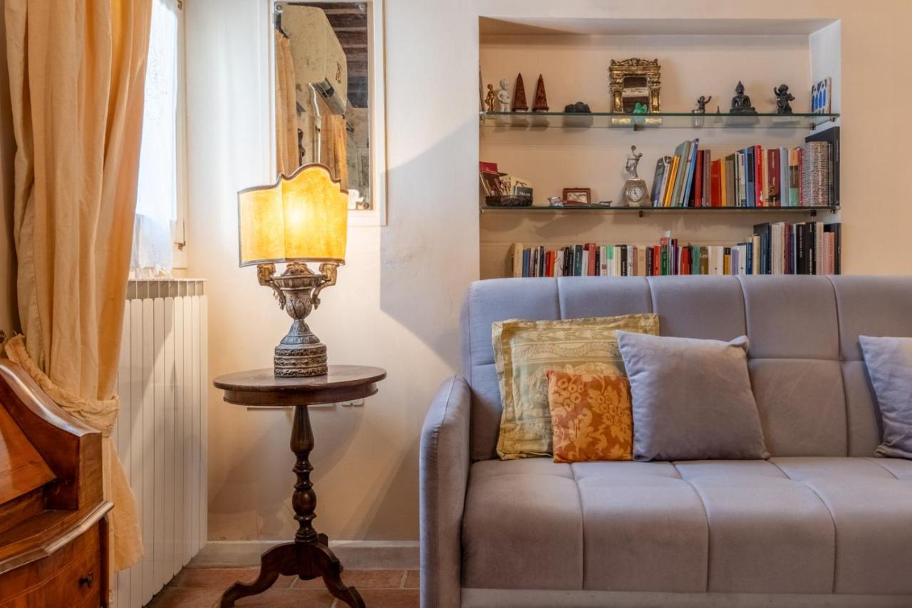 Zero Stairs + Canal View - 5