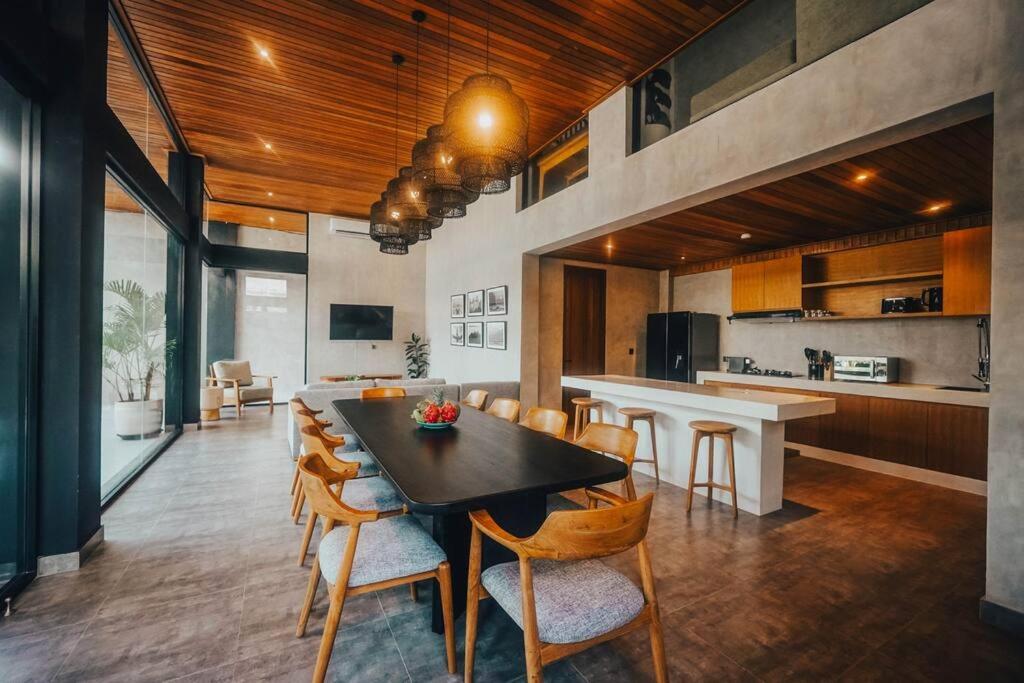 Villa Cintamu - Modern Spacious Villa in Prime Berawa Location - 5