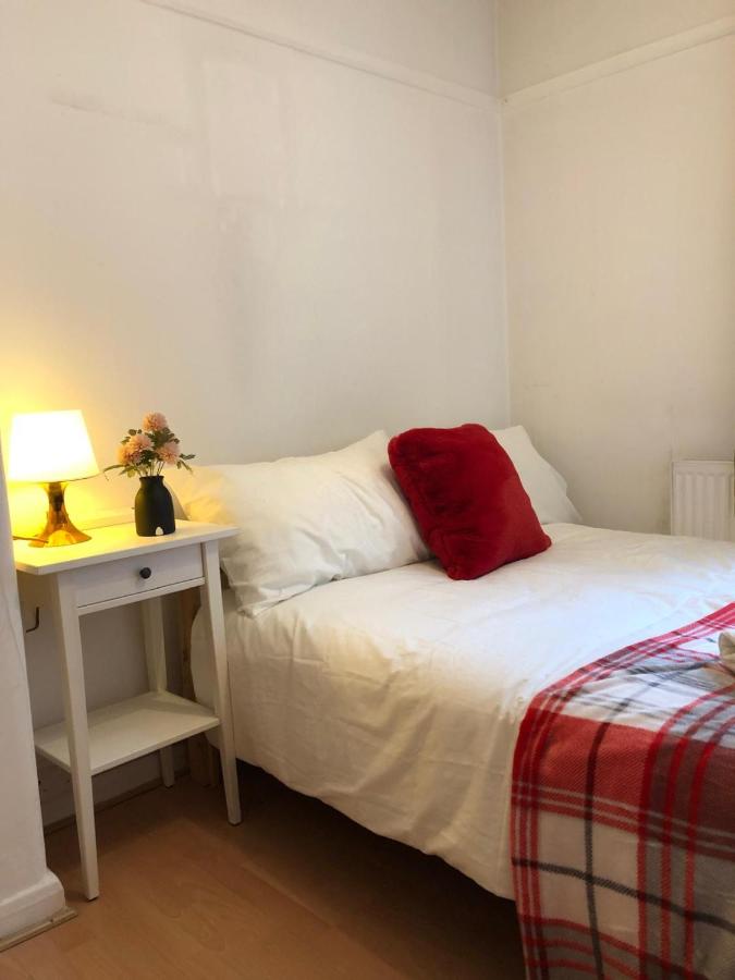 Comfy Private Bedrooms near O2 Forum Kentish Town, Camden - 4