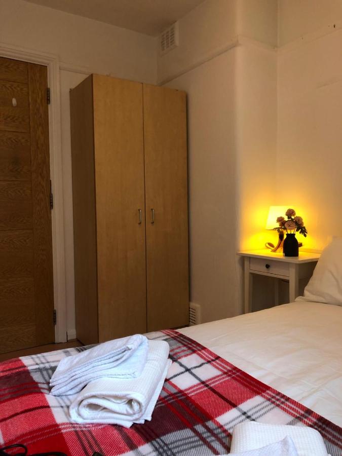 Comfy Private Bedrooms near O2 Forum Kentish Town, Camden - 5