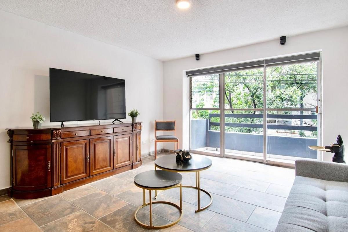 Panchito · Bright & Spacious 3-BR-2BTH, near WTC/ Insurgentes