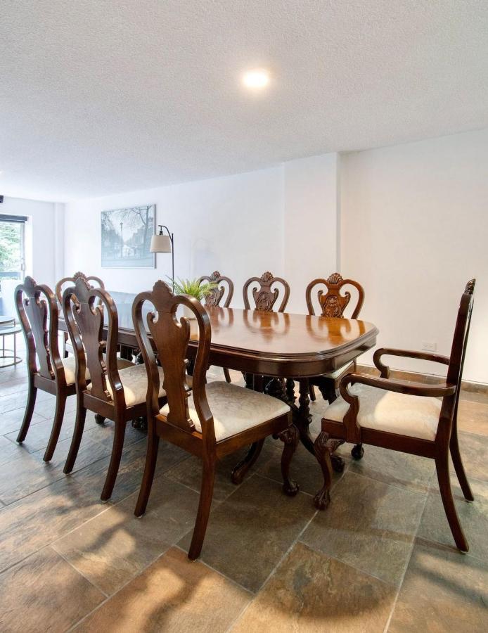 Panchito · Bright & Spacious 3-BR-2BTH, near WTC/ Insurgentes - 3