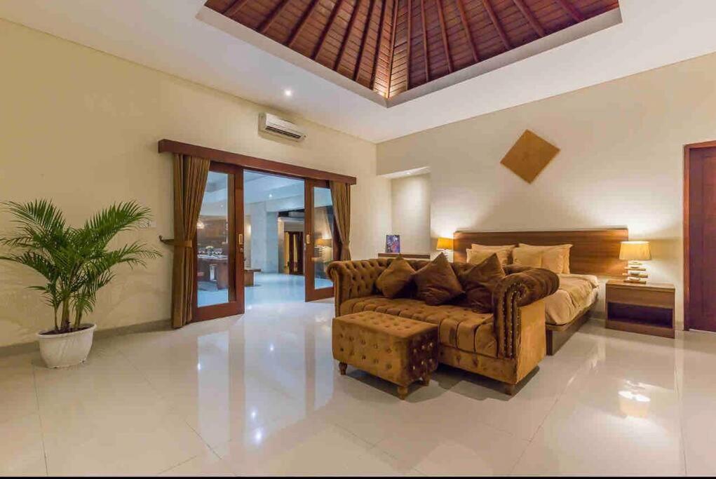 Location! Berawa beach 3bdr Spacious pool villa! - 2