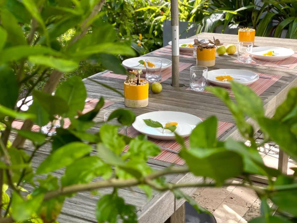 Experience Miami Magic: Tropical Pool Escape - 5