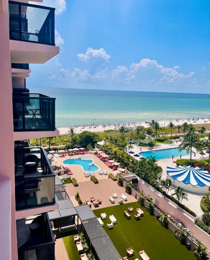 Alexander 1209 Beachfront condo with 2 pools , beach access, sauna, stores - 4