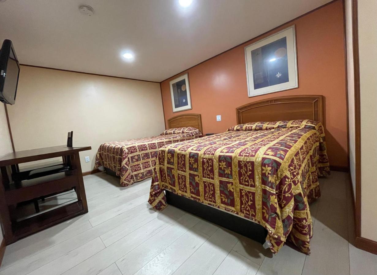 Village Motor Lodge — photo 11
