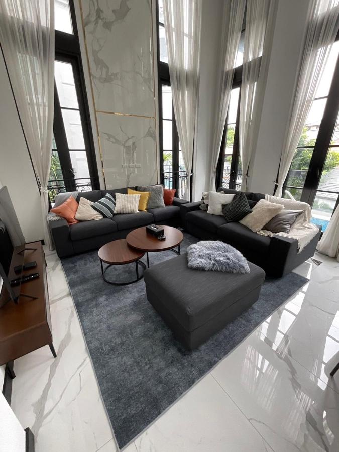 Luxury Pool Villa 5BR 12pax with Private Lift in Ekkamai - 4