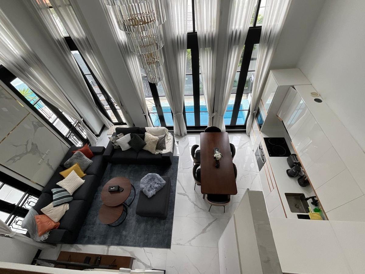 Luxury Pool Villa 5BR 12pax with Private Lift in Ekkamai - 2