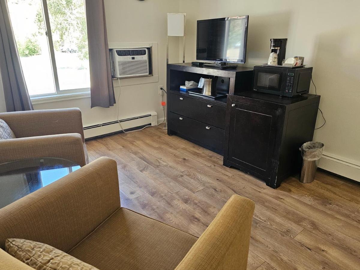 H & H Motor Lodge — photo 17