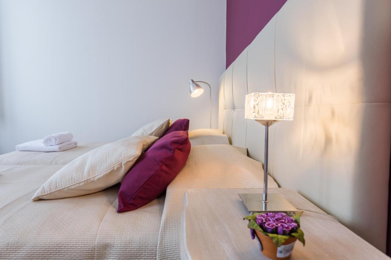 Guesthouse StayINBonfim Porto Suites, Portugal - Booking.com