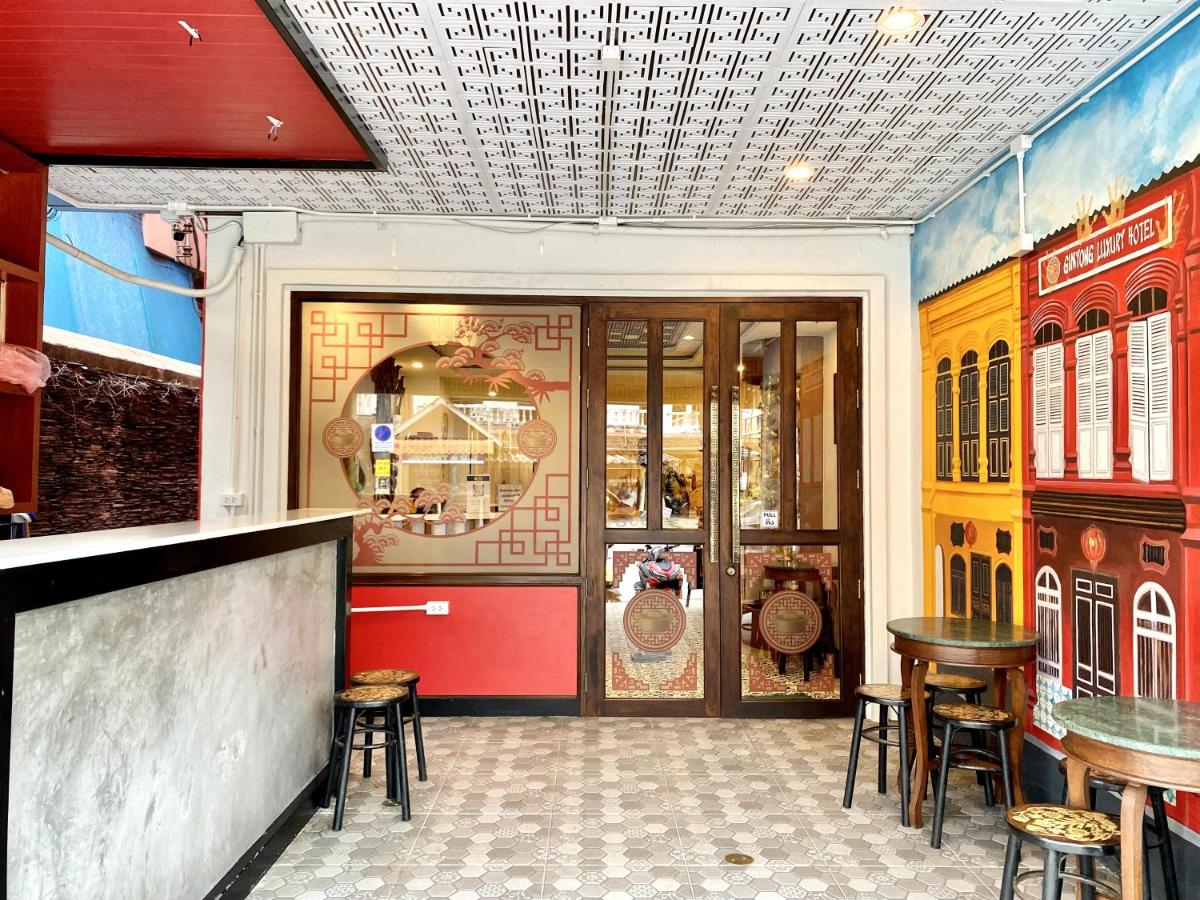 Sunray Beach Hotel Patong - 4