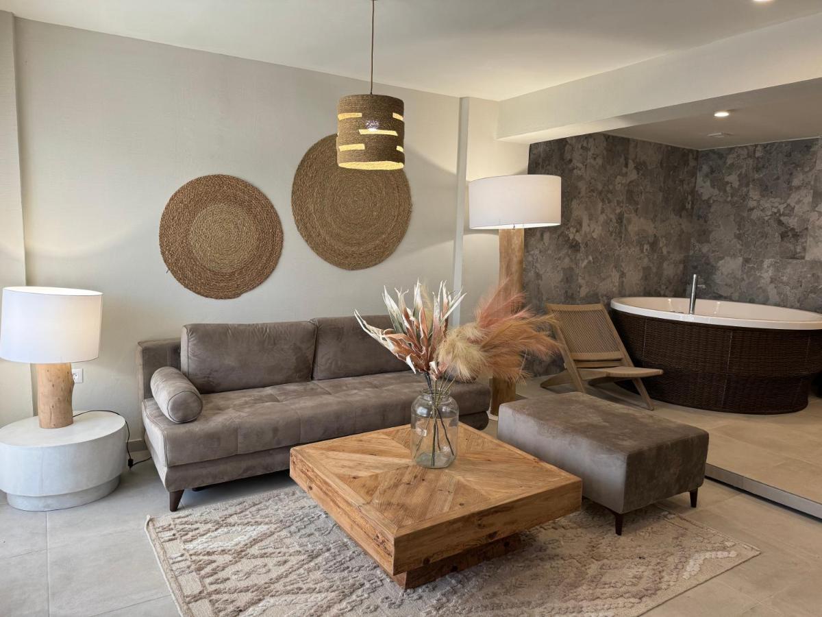 The Noverian Bios Santorini - 3