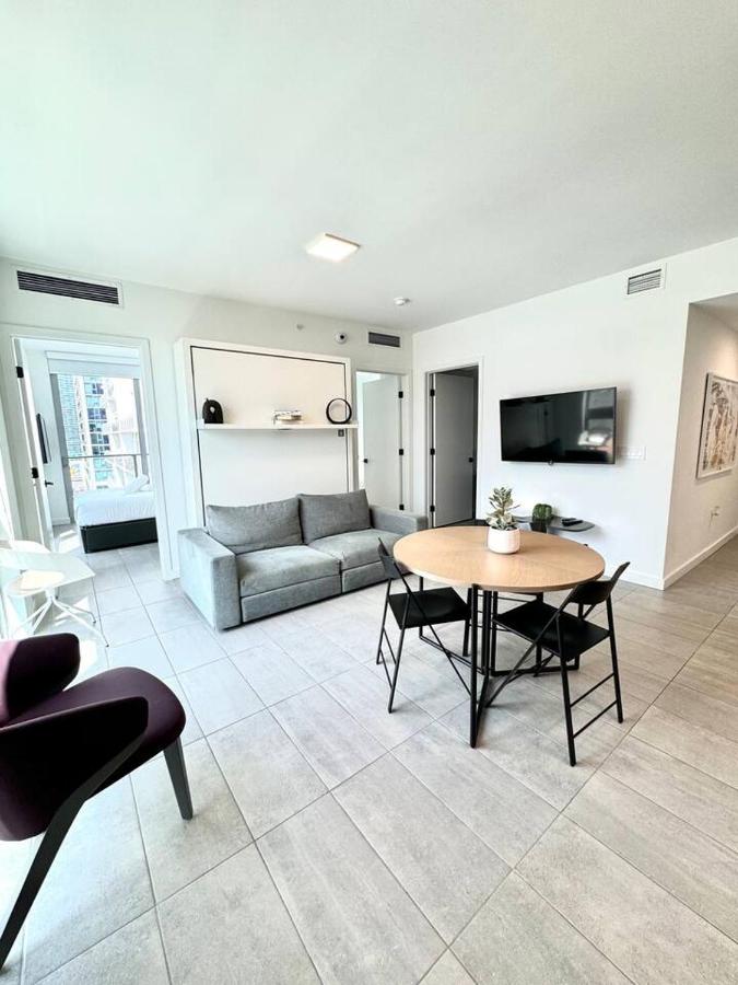2 bedrooms Design Condo Downtown Miami Pool and Gym - 3