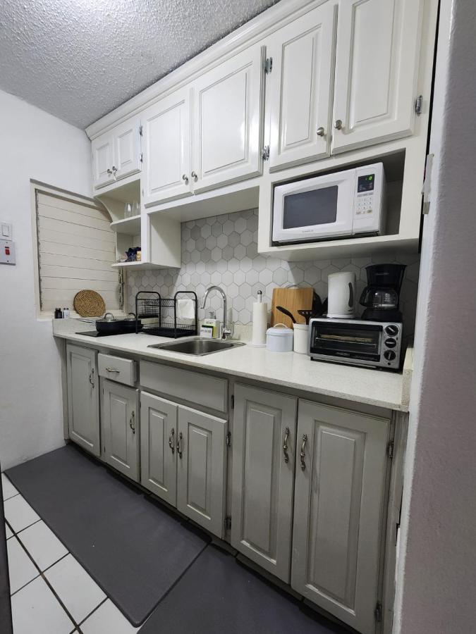 Chrisanns Beach Resort, Apt 21 - 5