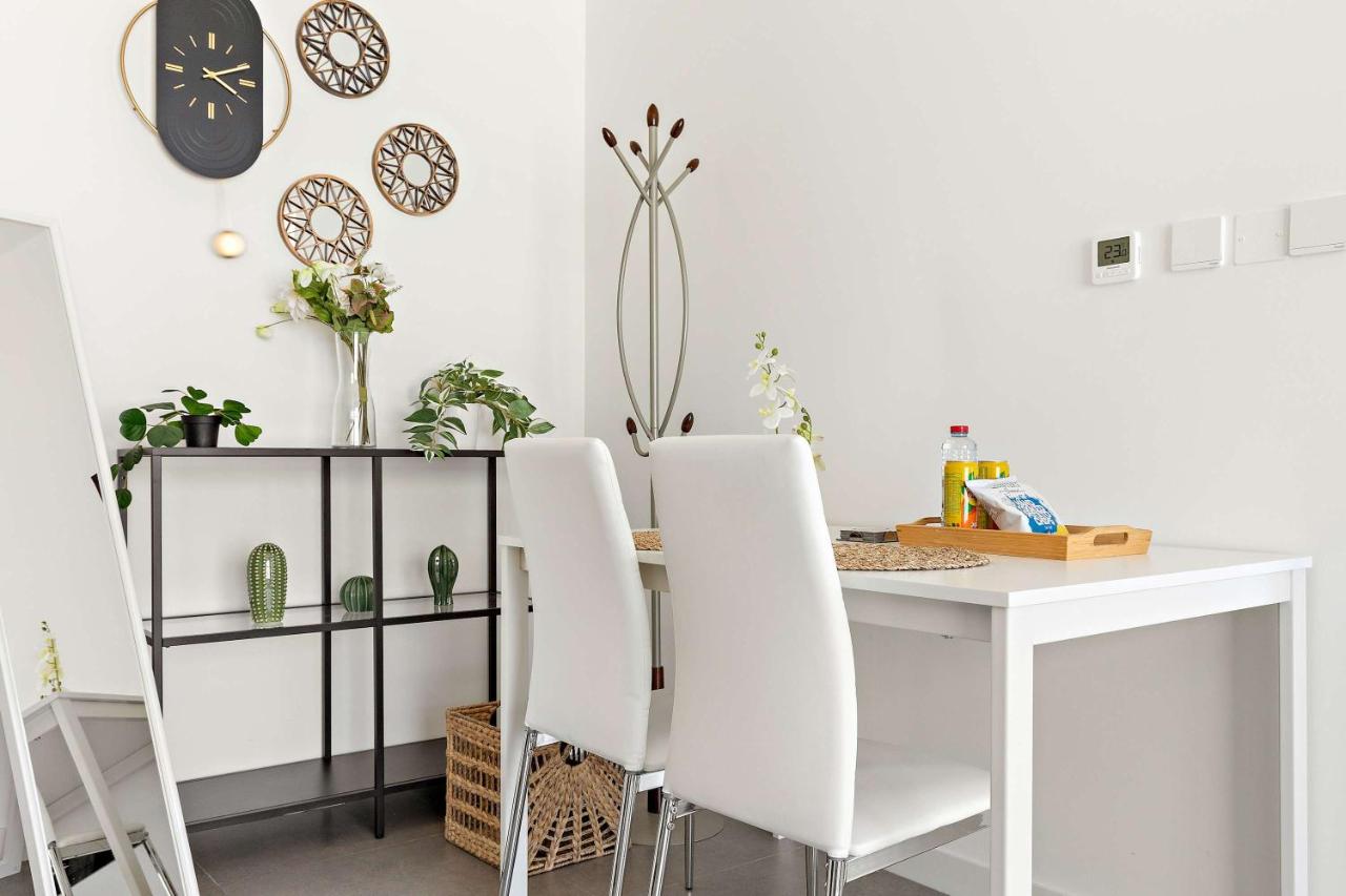 Silkhaus Vacation Homes Chic Studio with Private Beach in Pixel Tower - 5