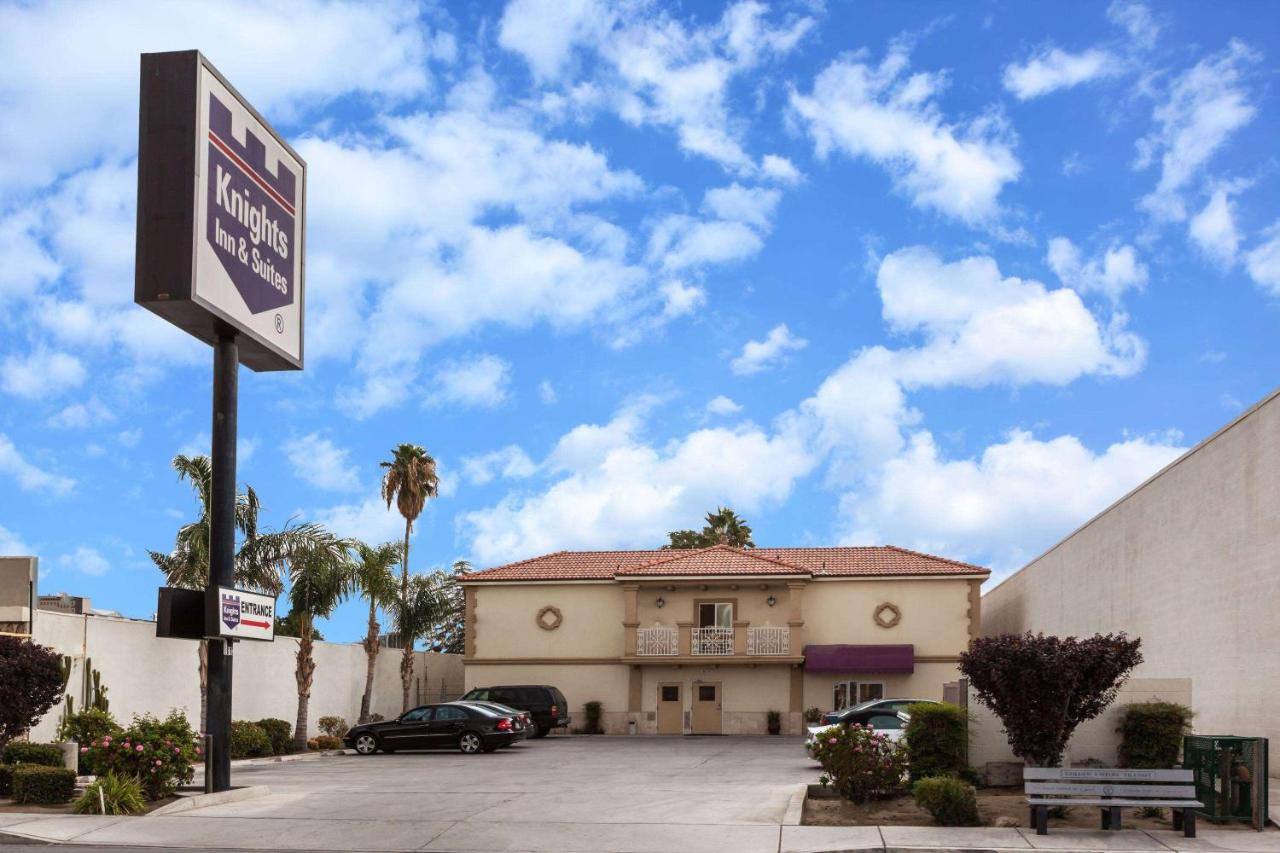 Knights Inn Bakersfield — photo 1