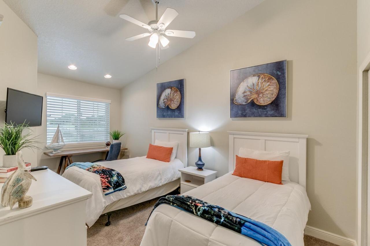 Dolphins Vacation Rental — photo 20