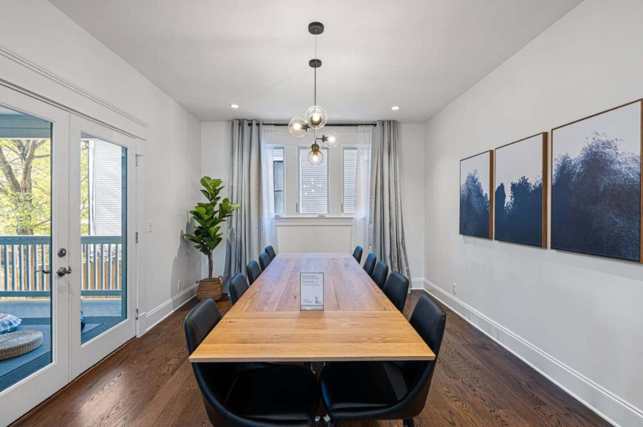 Two Decks to Enjoy Walk to 5 Points Faves Garage Close to Dining and Bars Board Games 10 Mins to Broadway 24 Hour Hospitality - 4