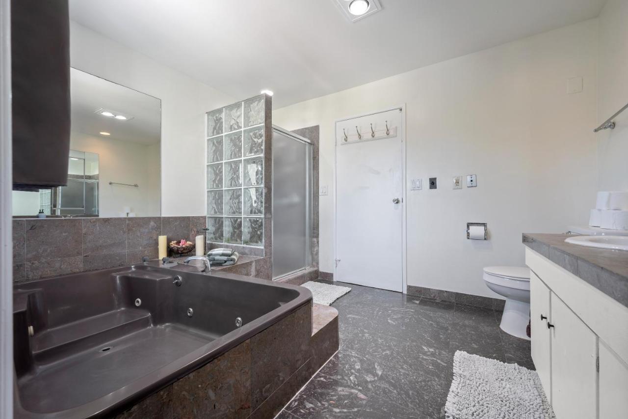 Large 5 BR- Beverly Hills Adj - 3