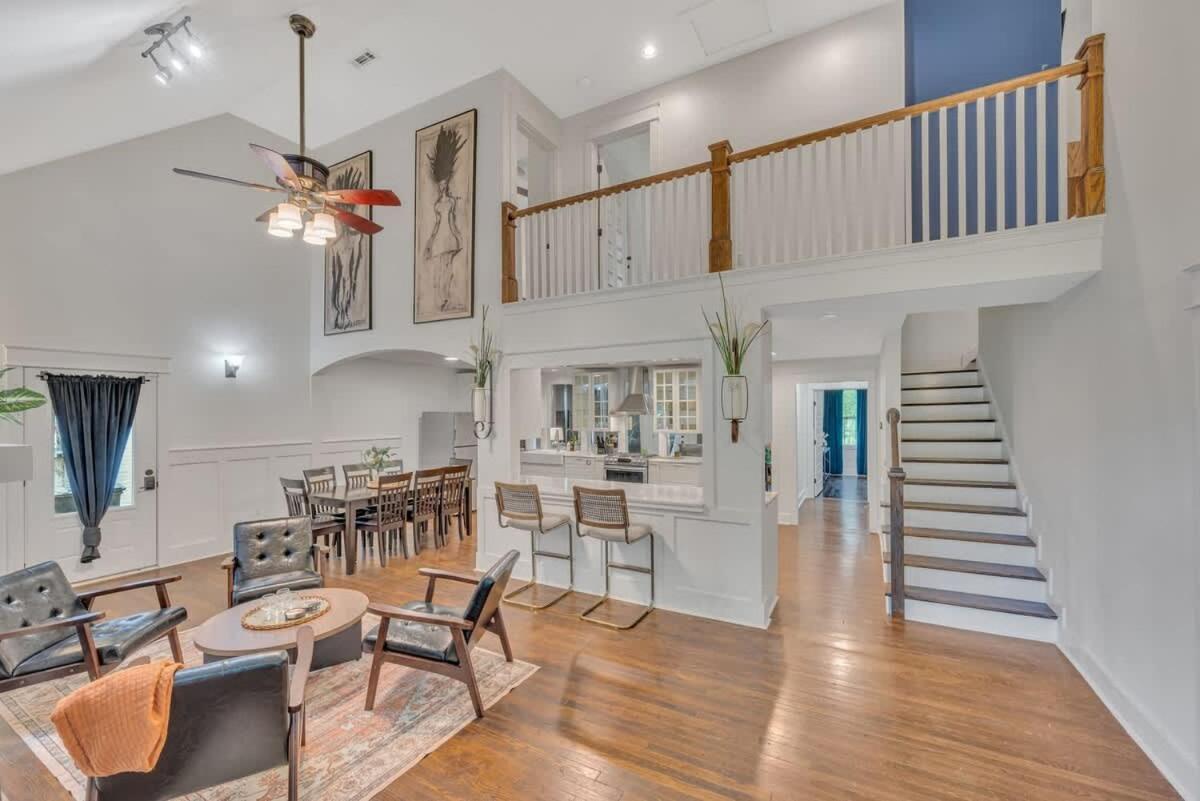 LRG East Nash Home Mins 2 5pts & 5m to DT - 2