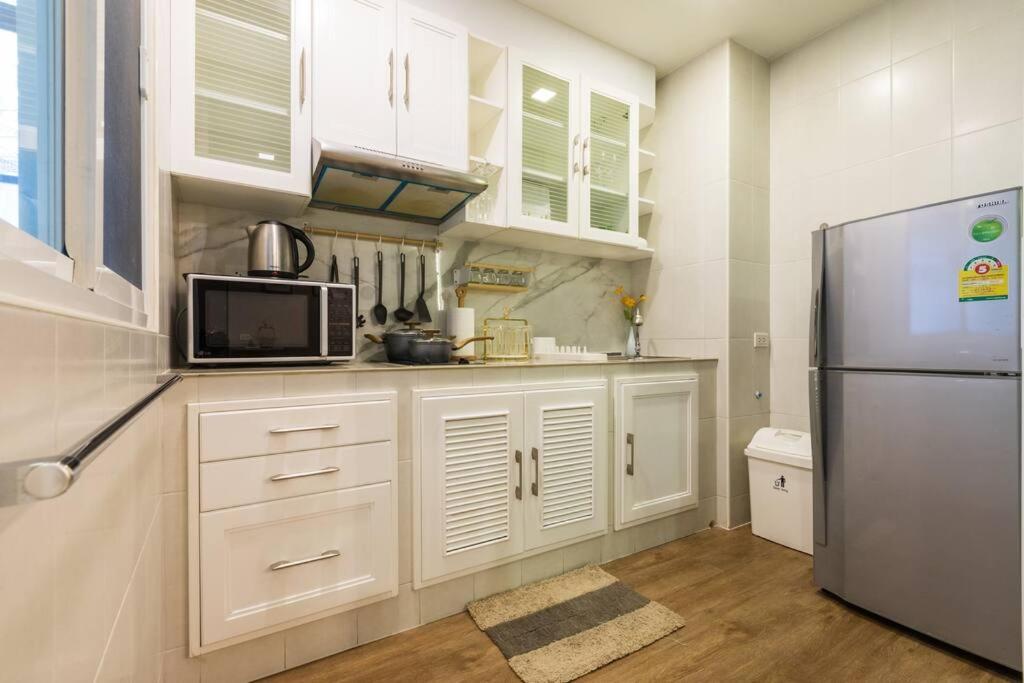 BKK Sukumvit71 1 Bed 2 Bath 1 Living 1 Kitchen - 4